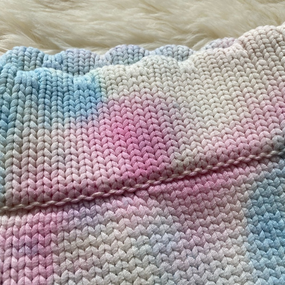 🎀 Karrisa Tie Dye Knit Scallop Shorts, Size L, Pink, White & Blue - Picture 7 of 17